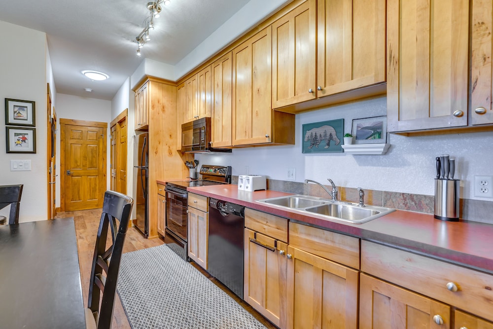 Modern Granby Retreat w/ View - Ski-in, Ski-out! - Property Image 27