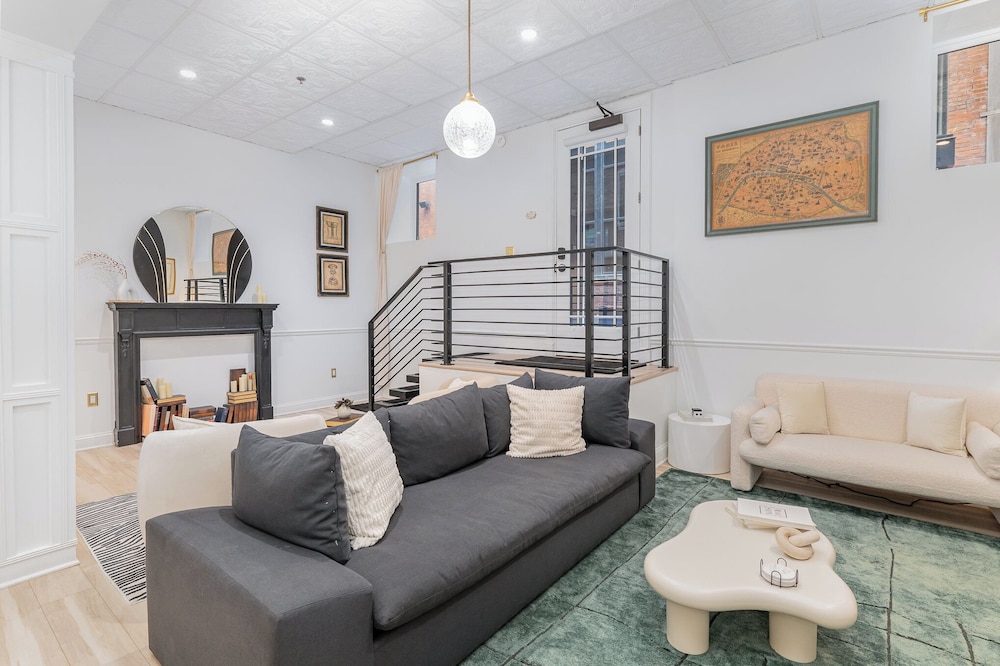 Maison Modiste - Walk to Broadway & Printers Alley