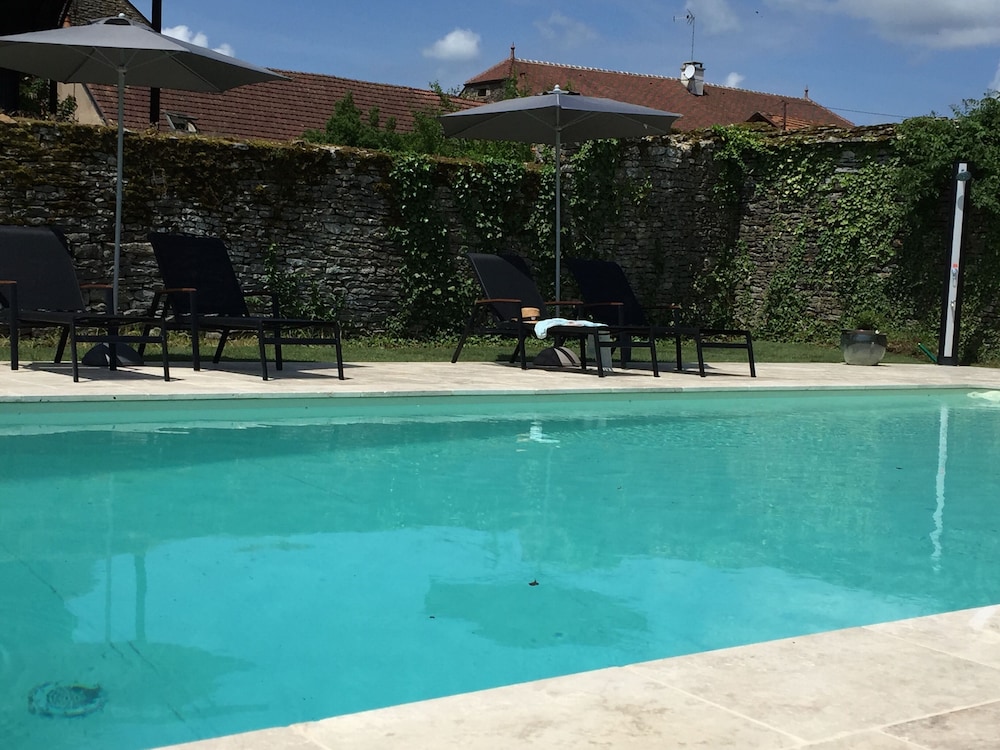 L' Hôte Antique