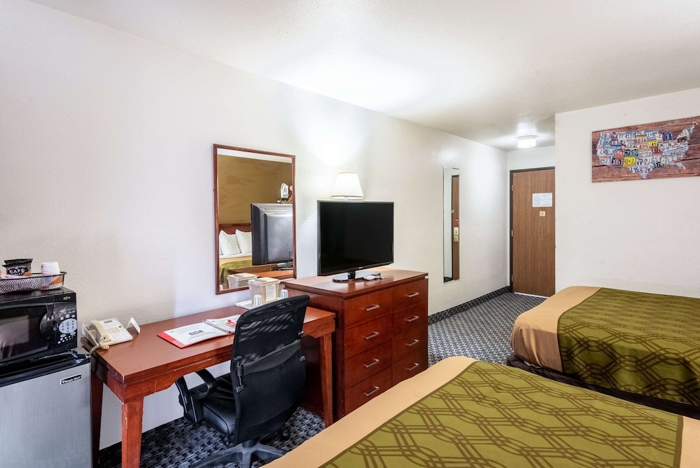 Canon City Vacations - Econo Lodge - Property Image 88