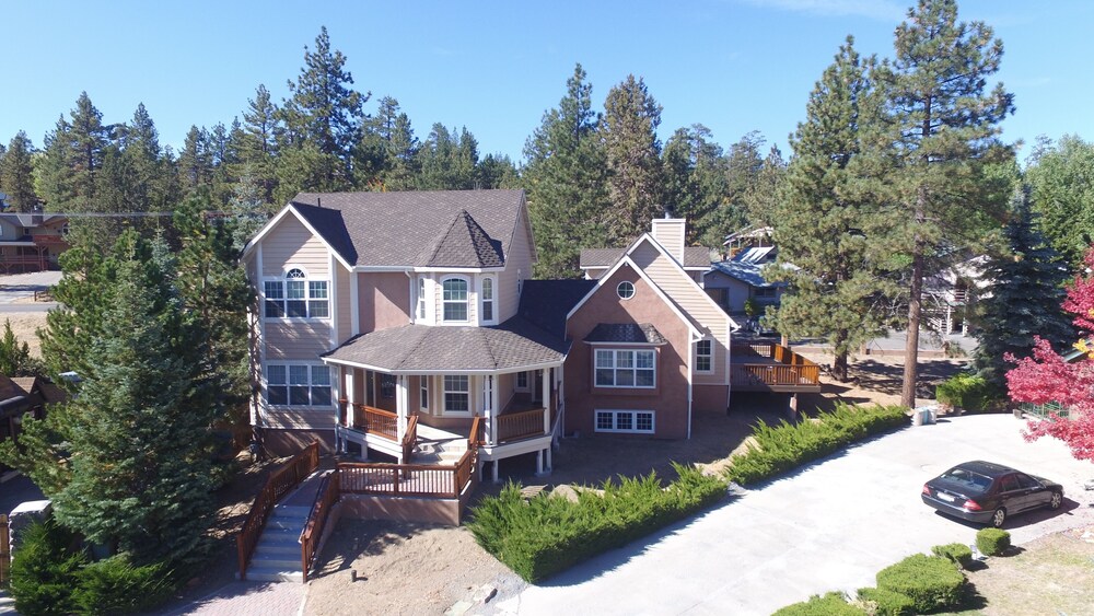 Lakeview Court Castle