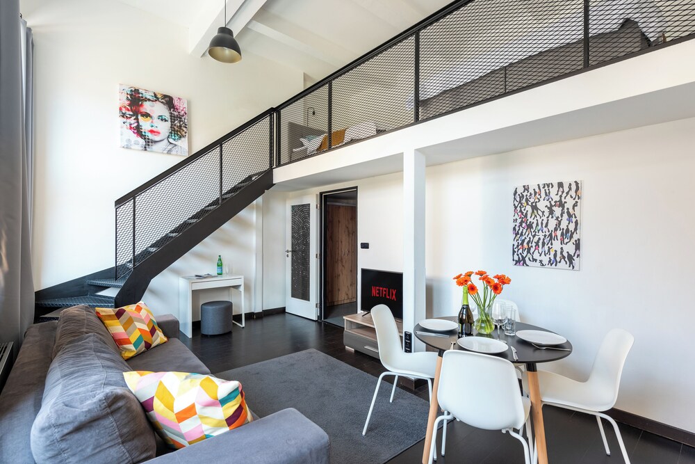 Charming loft-studio apart with parking