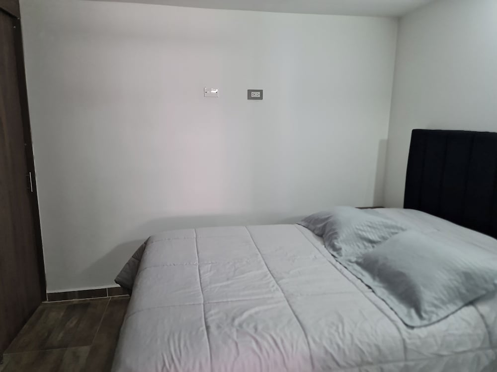 RG33 ApartaSuites