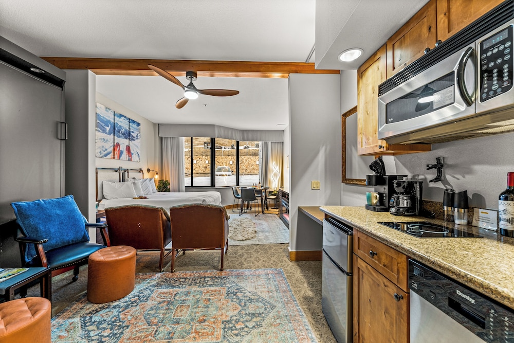 The Grand Lodge by Traverse Hospitality (No Resort Fees)