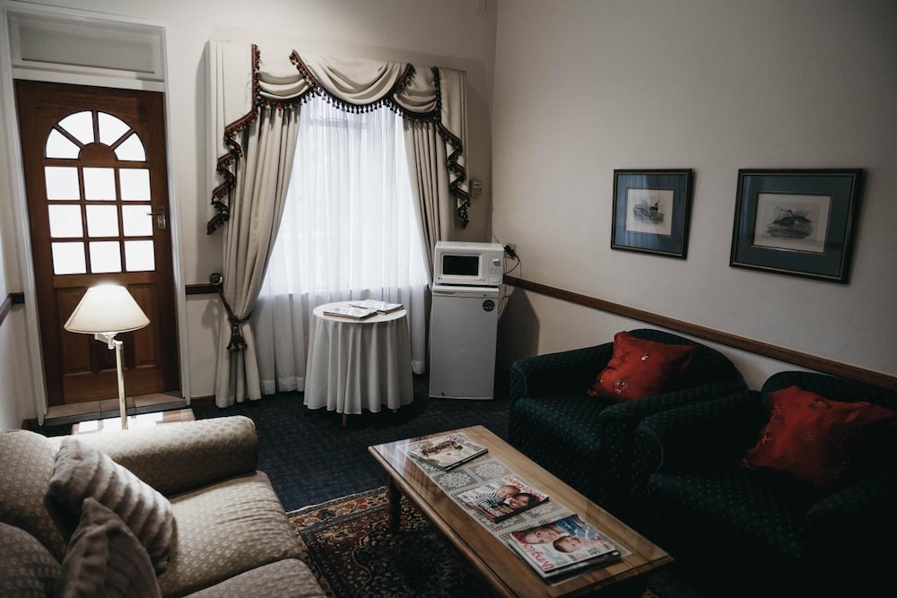 Karoo Country Inn Hotel