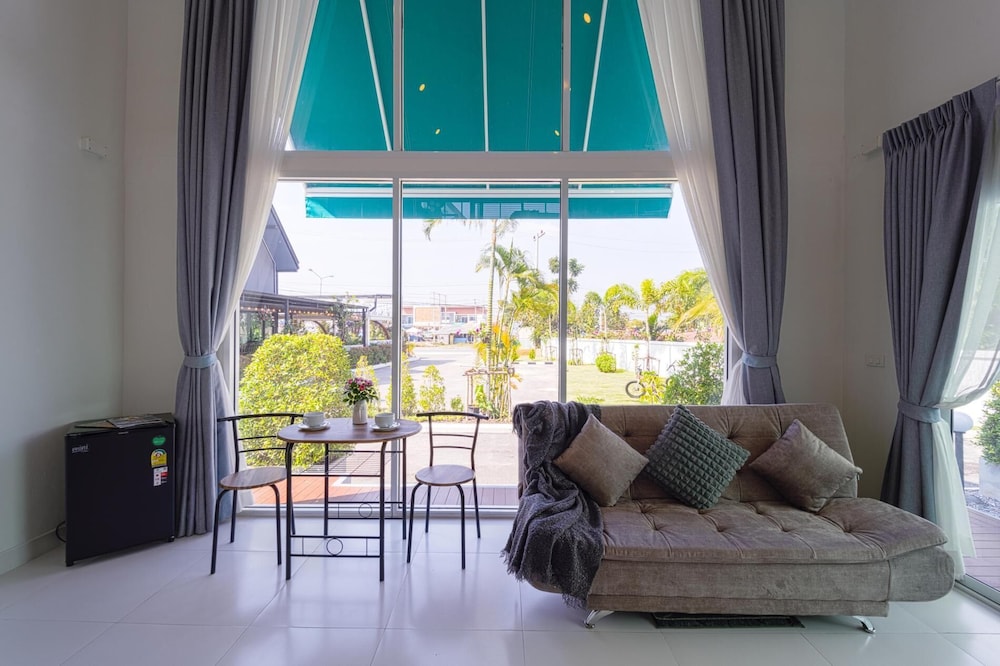 Beautiful new 7 Bedroom Villa Resort CT7