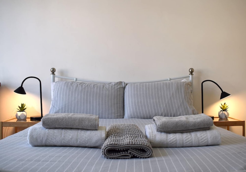 The Twickenham Apartment Near Strawberry Hill