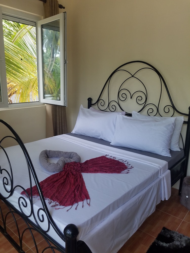 Bwejuu Beach Palm Villa