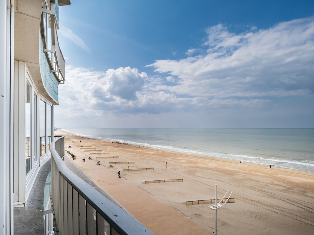 Apartment Koksijde Stunning Sea View