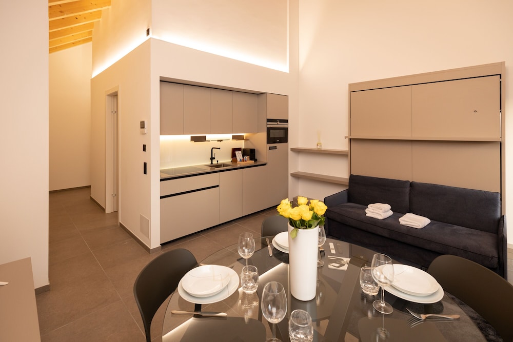 Res.3544 Apt King 301