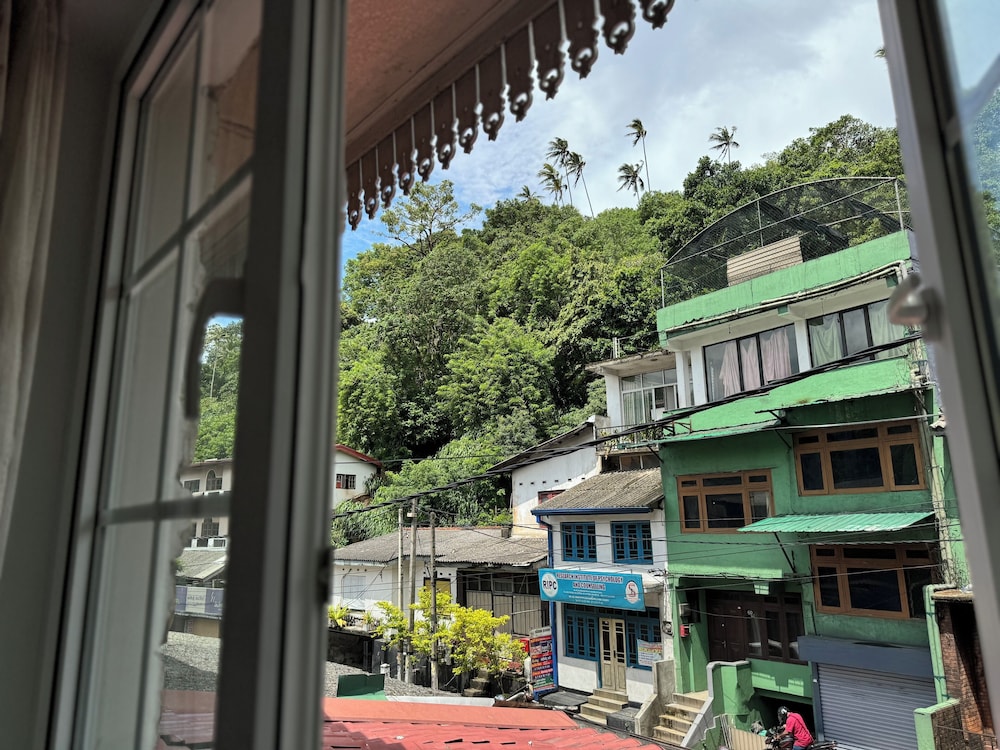 Kandy Api Cottage