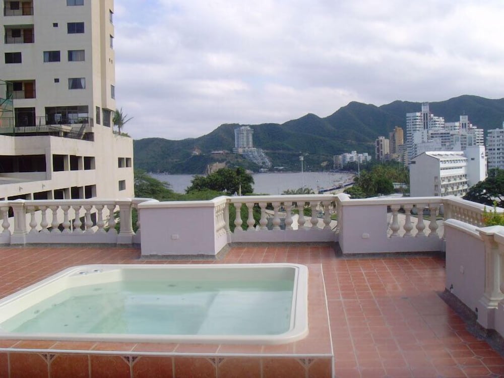 Aparta Hotel Roca Marina