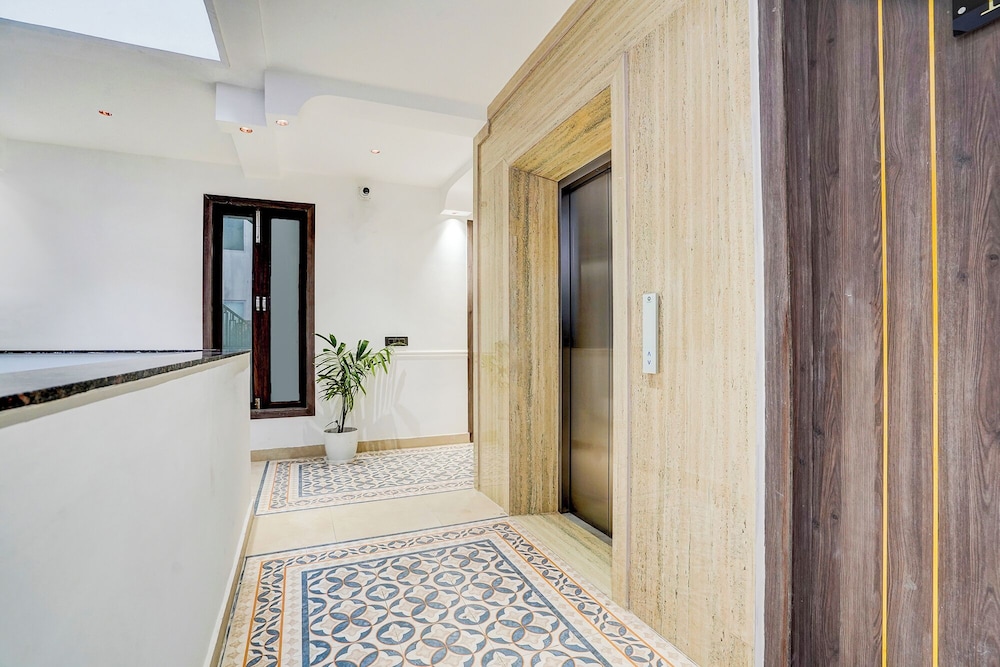 Fabhotel Amrit Luxury Inn