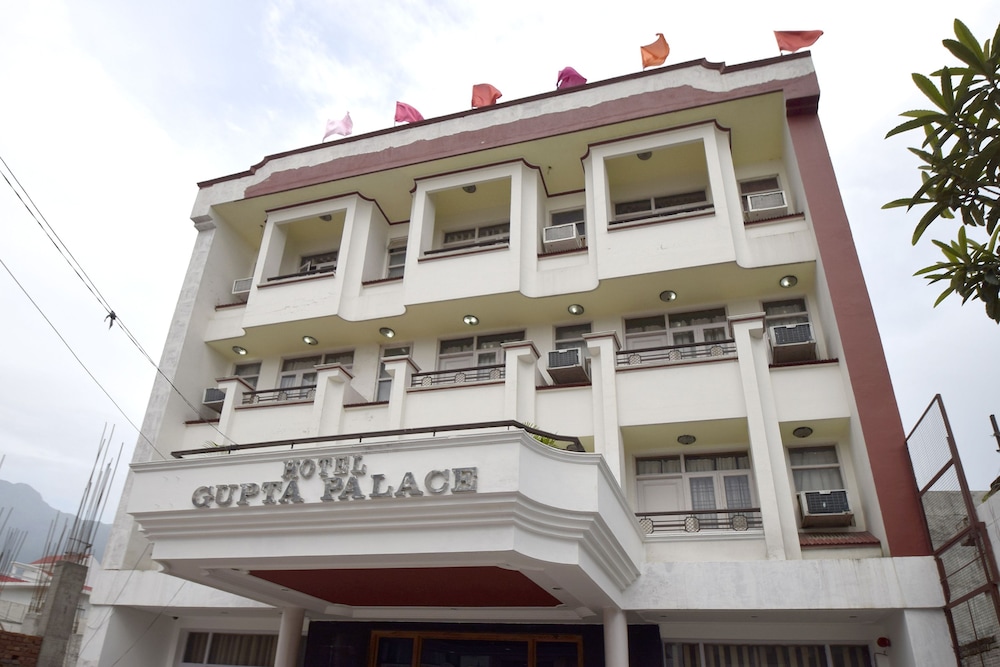 OYO 13326 Gupta Palace