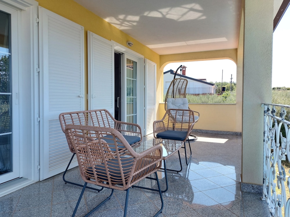 Holiday House with Pool Villa Seabird