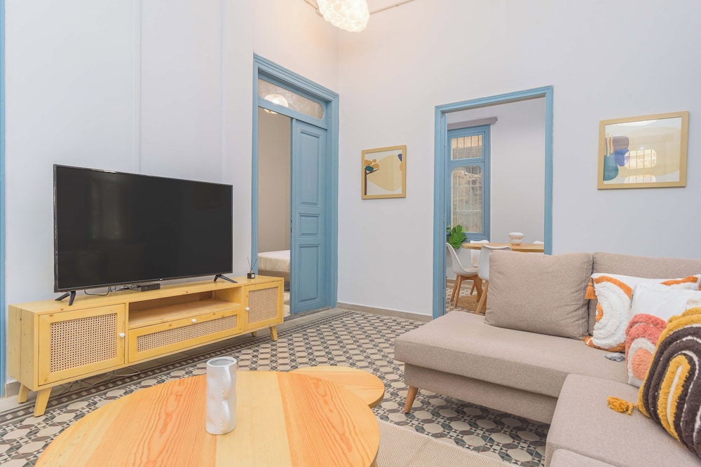 Flame 3-Bedroom Apartment in Mar Mikhael