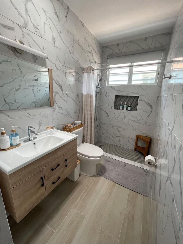 Blue Pearl-4 D'Luxe Beach Retreat