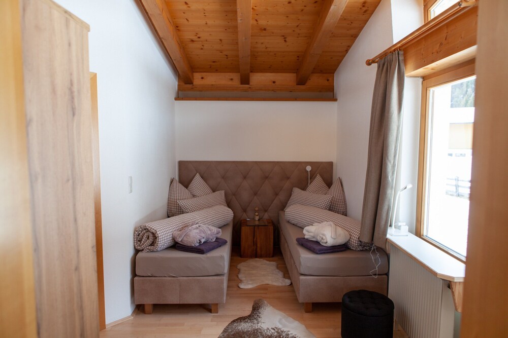 Chalet Leutasch With Ski Trail & Mountain Views