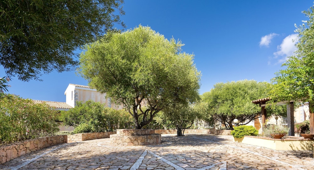 Residence with swimming- pool in Badesi