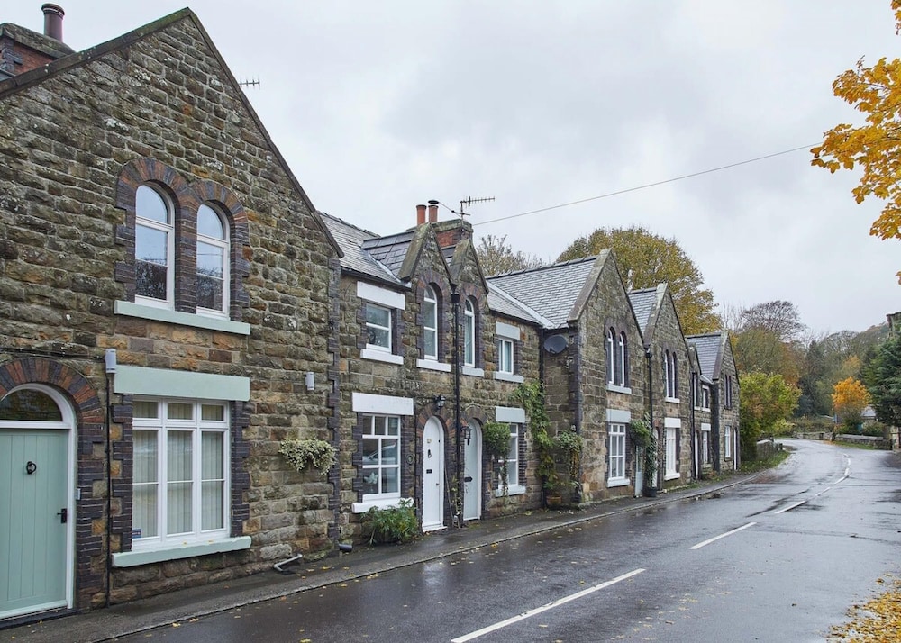 Host Stay Rosella Cottage