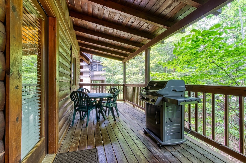 Er75 - Palmetto Place - Great Location! Close To All The Action! 2 Bedroom Cabin by RedAwning view 4