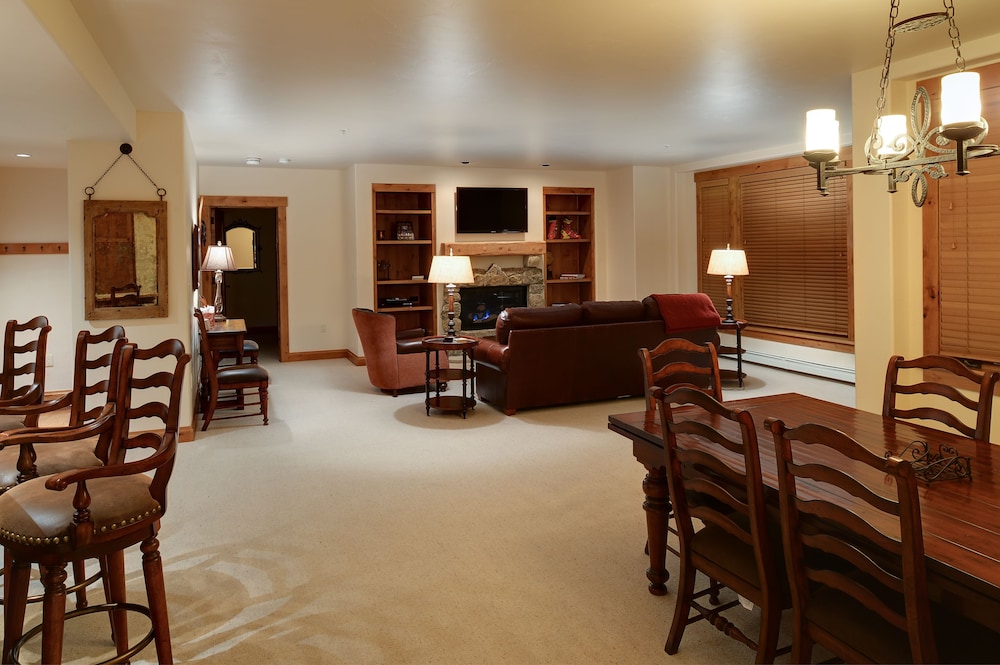 WestWall Lodge - Property Image 63