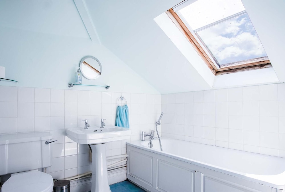 Rooftops - 1 Bedroom Apartment - Tenby