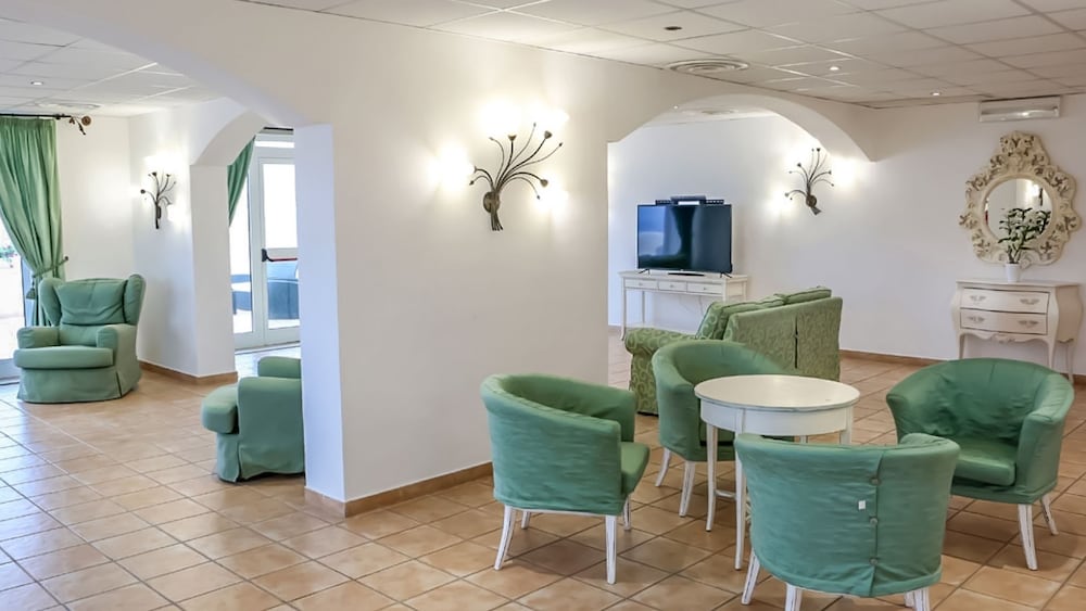 La Plage Resort photo 2