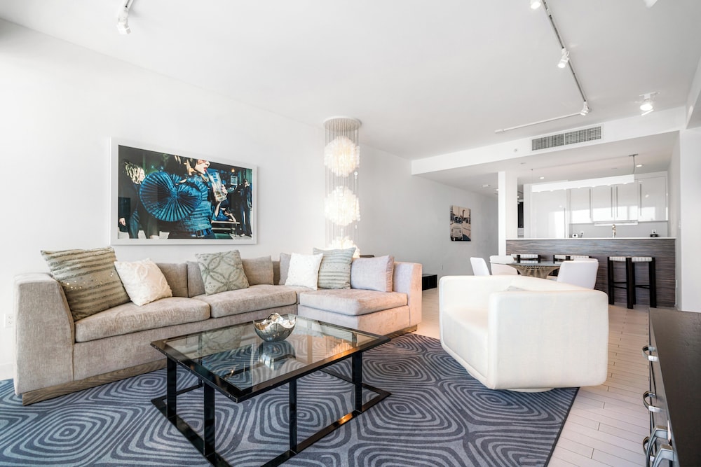 Luxury Vacation Rentals in South Beach by LRMB