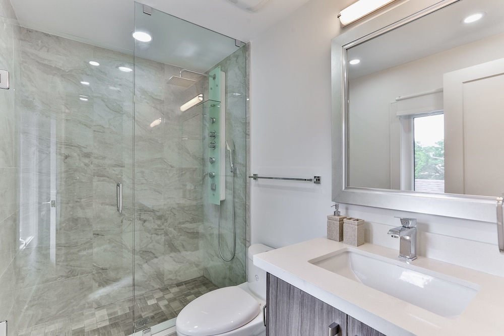 QuickStay - Classy 5brm House in Vaughan