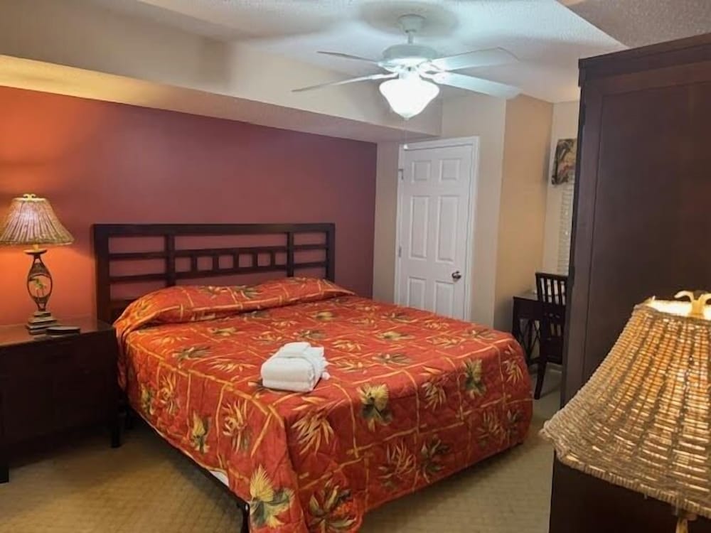 Yacht Club 2-203 3 Bedroom Condo