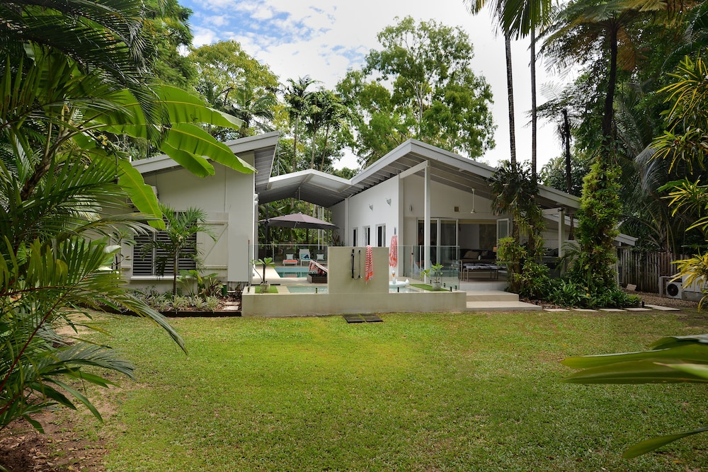 Pavilions in the Palms