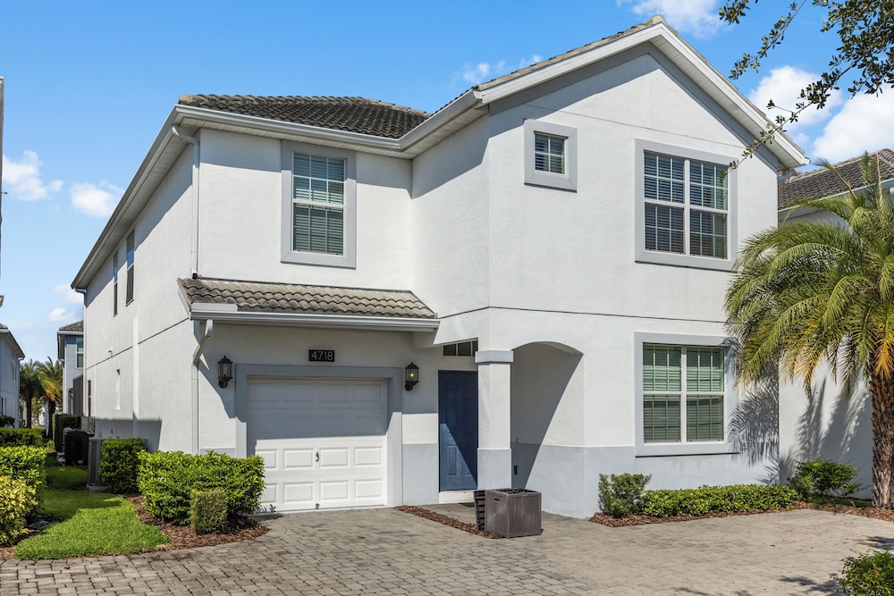 Kissimmee Retreat  6BR House Sleeps 14