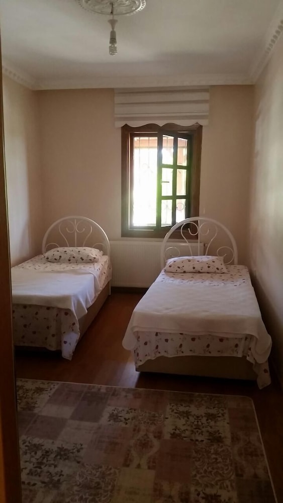 Ayvalik Konaklari