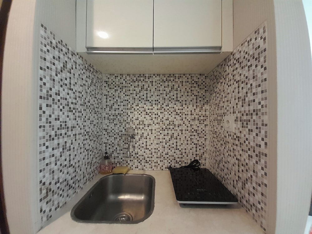 Modern Look And Homey Studio At Mataram City Apartment