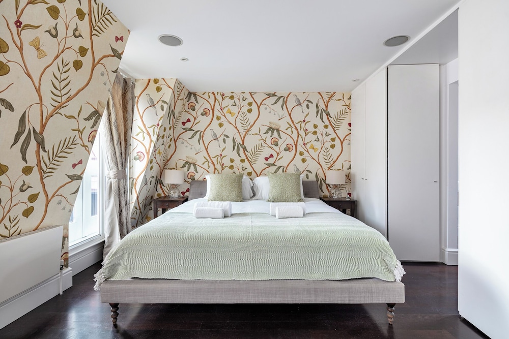 Urban Chic penthouse in Covent Garden