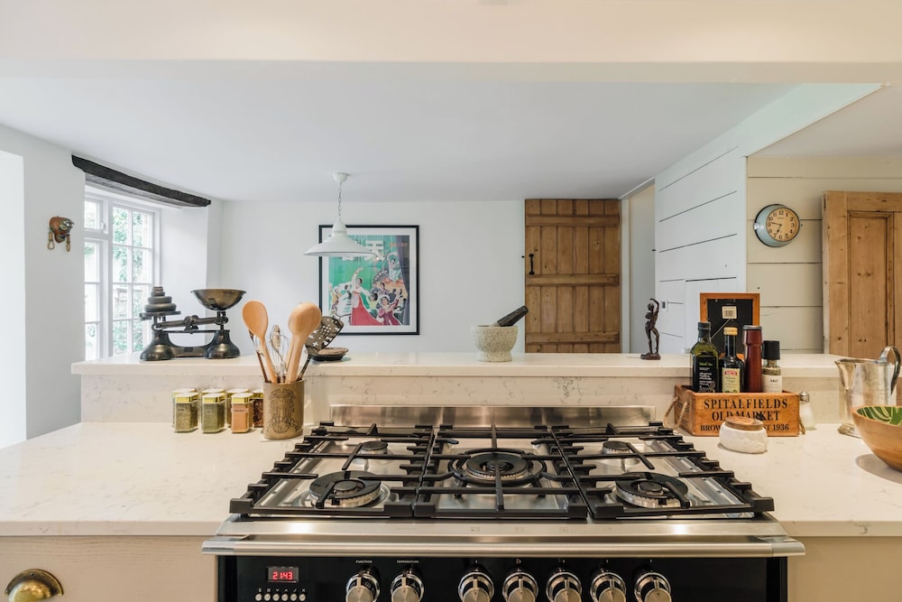 Historic 3 BD Cottage in the Cotswolds