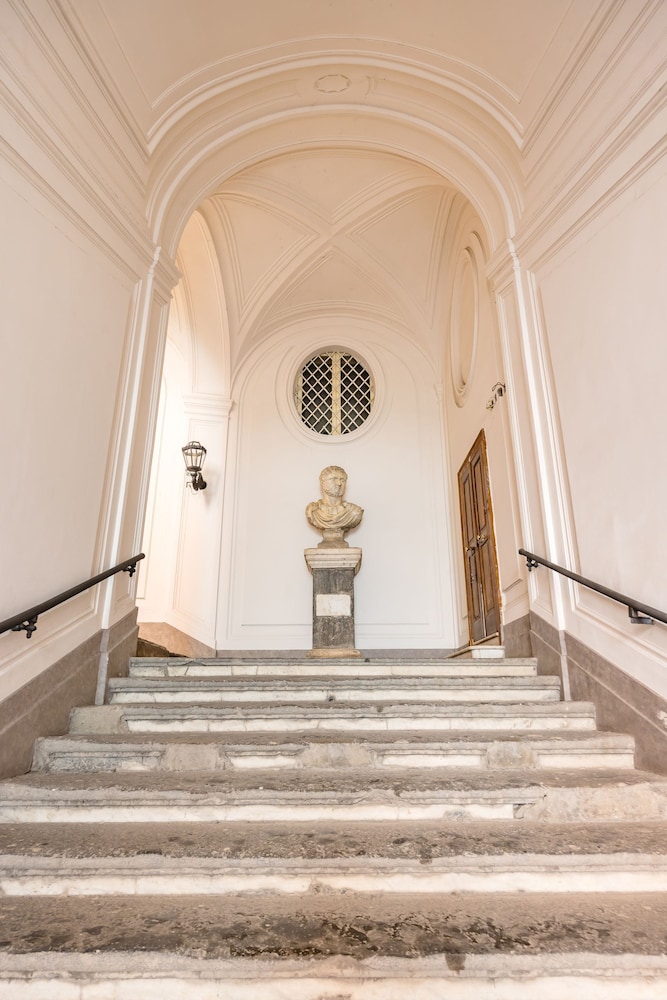 Palazzo Maddaloni Sweet Home By Napoliapartments