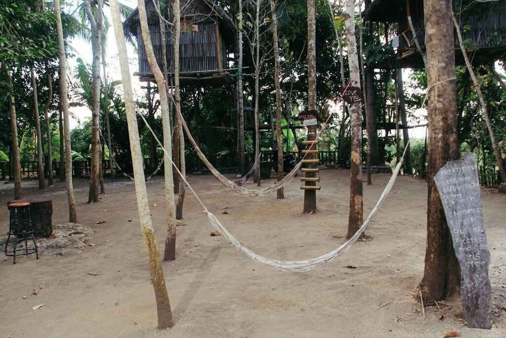 Nyuh Bengkok Tree House