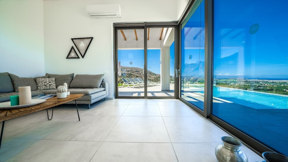 Villa Con Vista- Heated Pool 4 bdr Sleeps 8