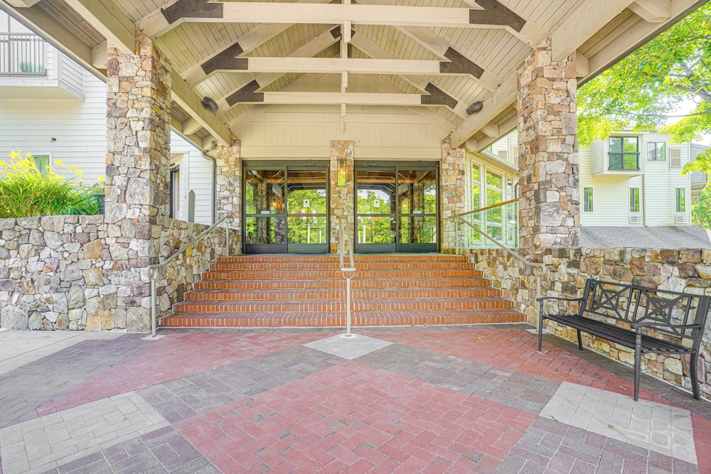 Hike, Bike & Explore: Wintergreen Resort Condo view 4