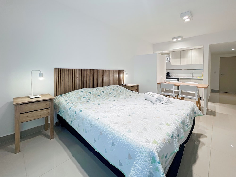 Ayres Suites Moreno