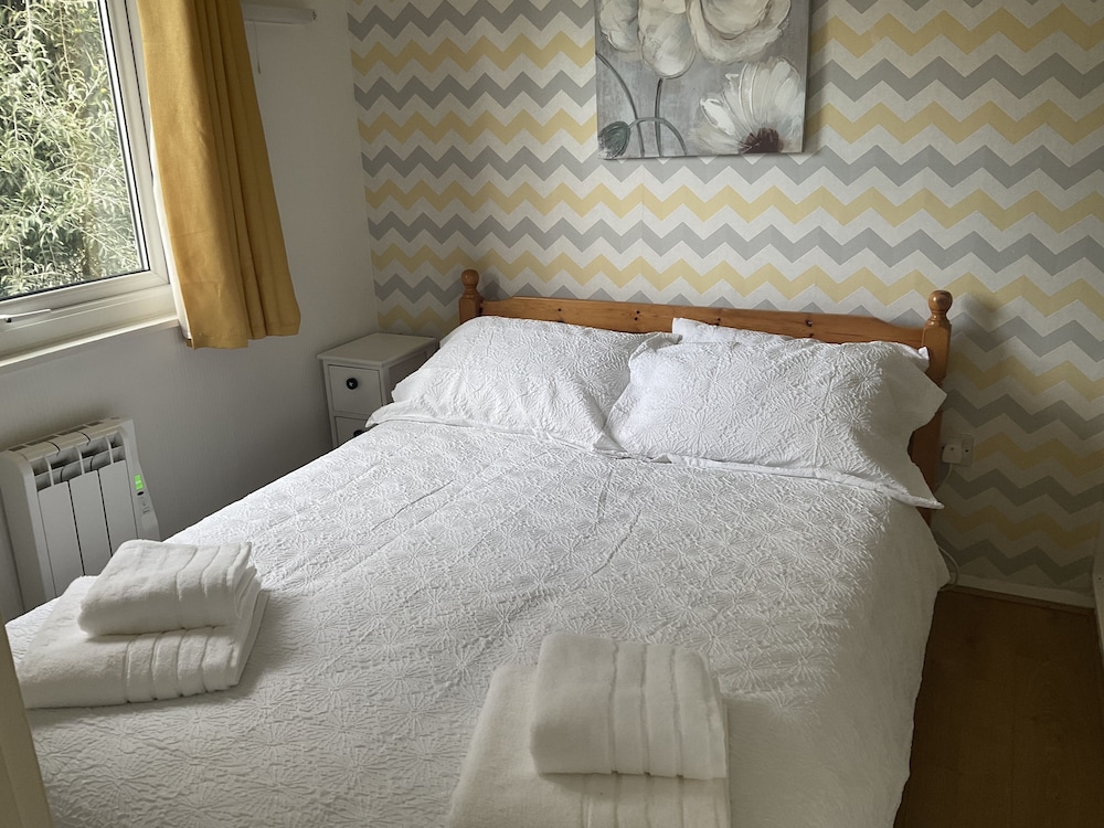 Holiday Cabin Sleeps 5 Caernarfon, Snowdonia view 2