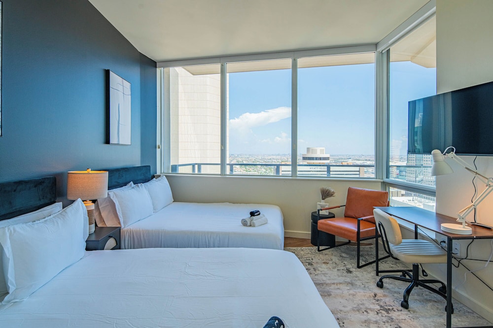 ROVE LIVING/KL - 44 Monroe
