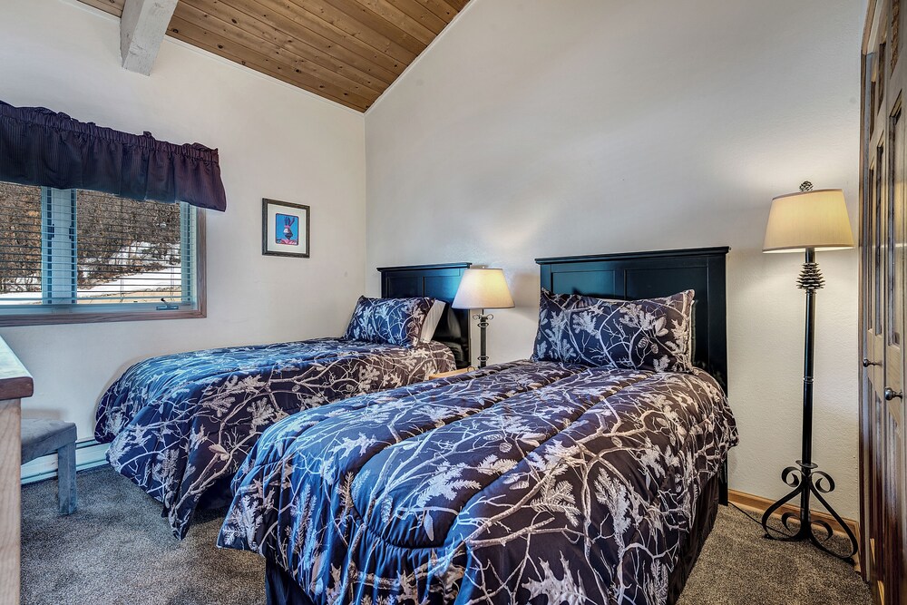 Snowmass Mountain by Snowmass Vacations
