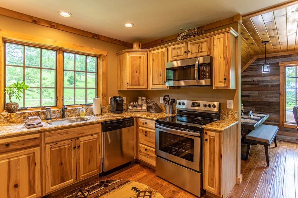 Deerview Cottage at Eagles Nest view 5