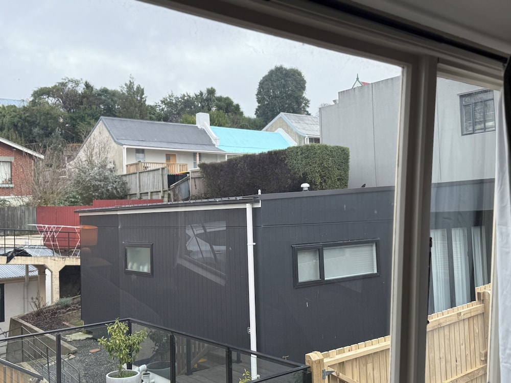 Manor on the Park Backpackers
