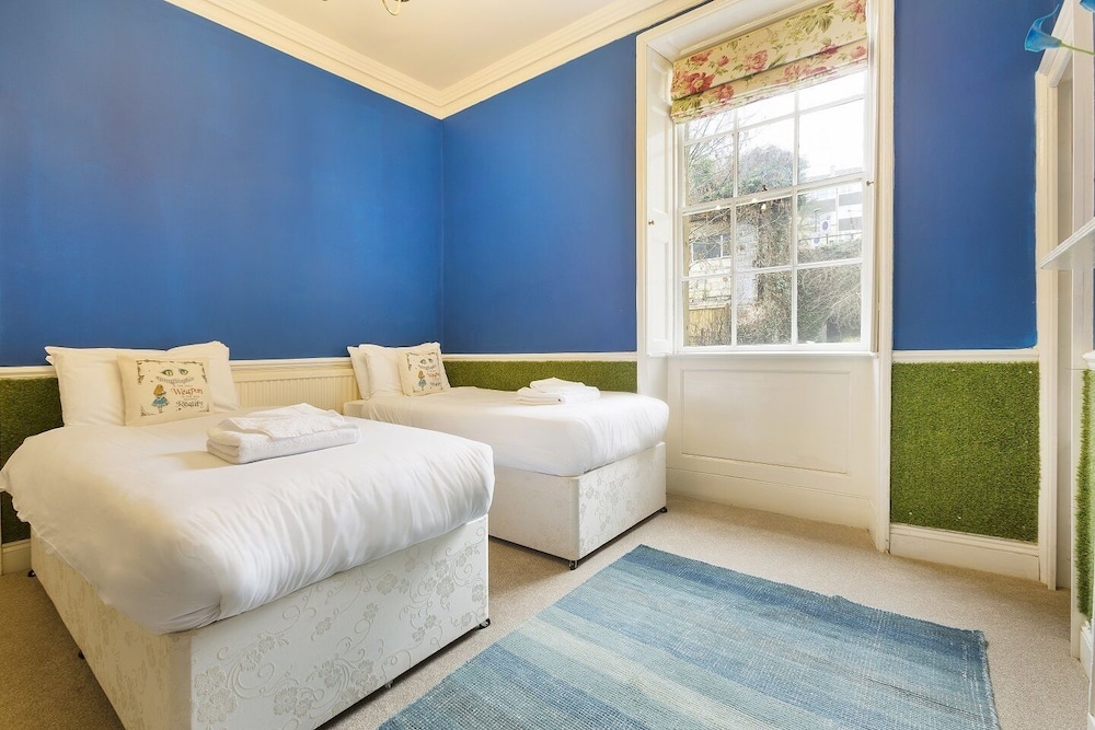 The Wonderland Townhouse - Amazing Alice in Wonderland 8BDR Home