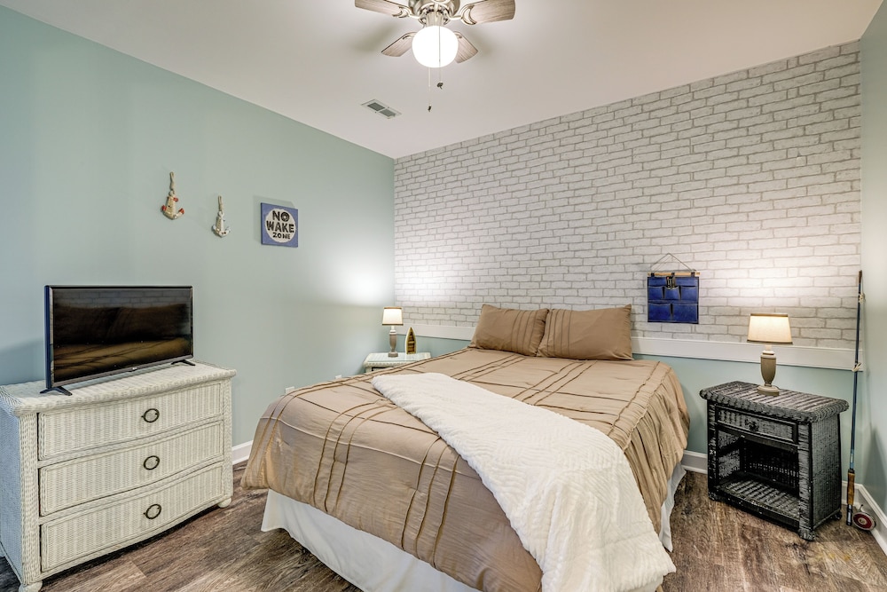 'better Lake Than Never' Huddleston Condo
