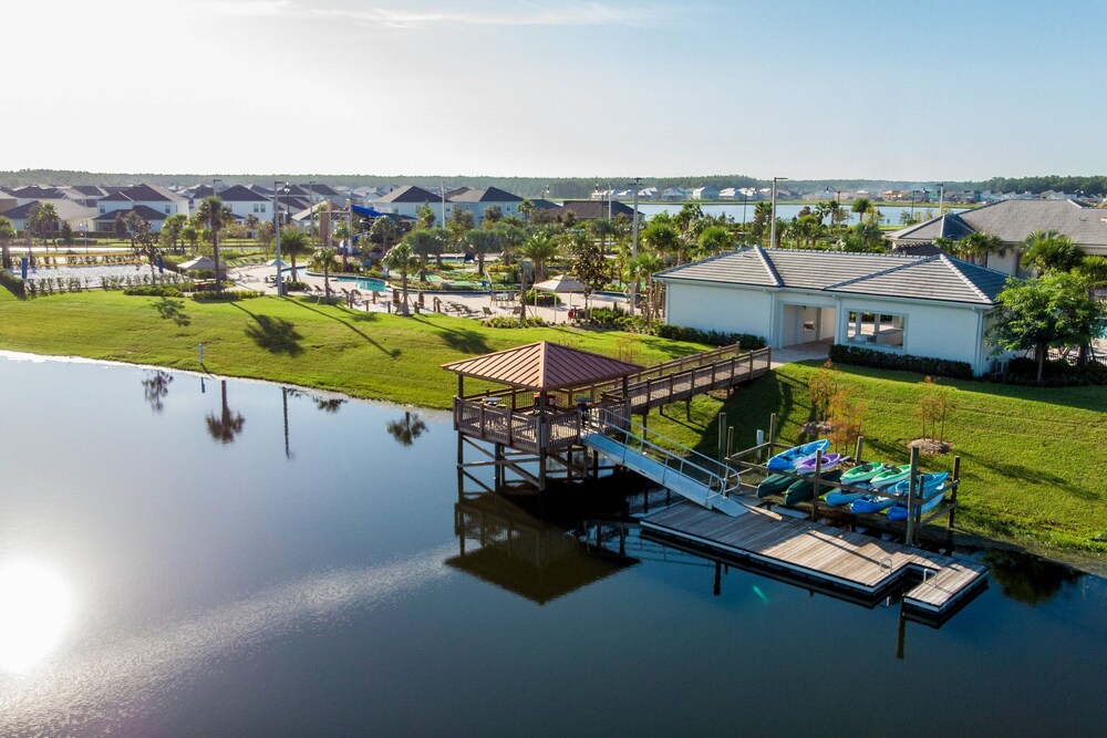 NEW Home Storeylake 4Bd 3 Walking Clubhouse view 2